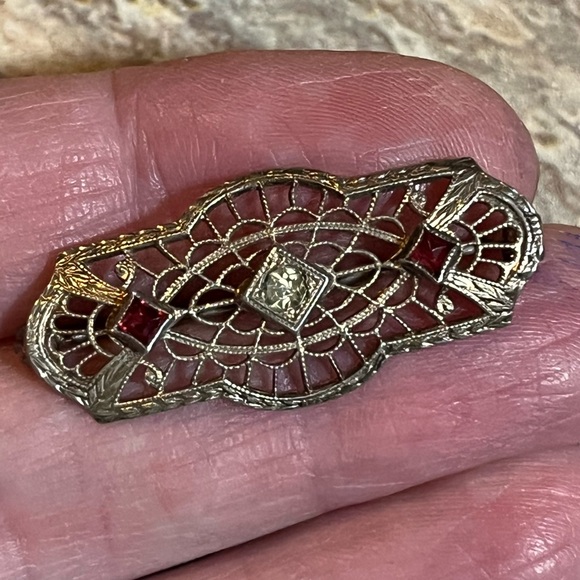 Art Deco Sterling Silver Ornate Design Small Pin With Pink Gems And Clear Gem - Picture 6 of 13